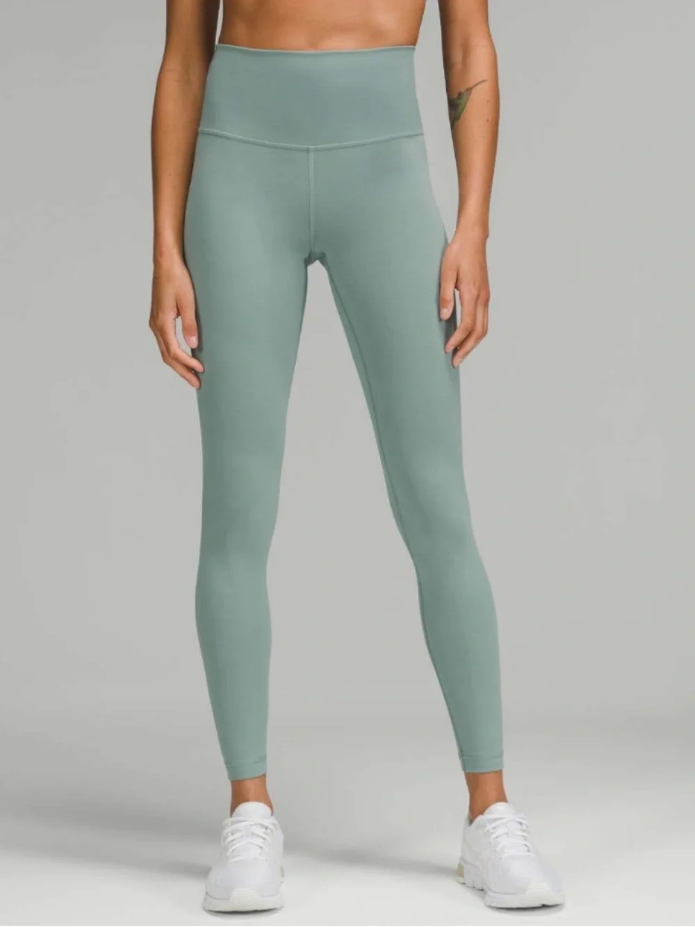 EUC Lululemon Matching Shades of Mint Green Set. Size 4
